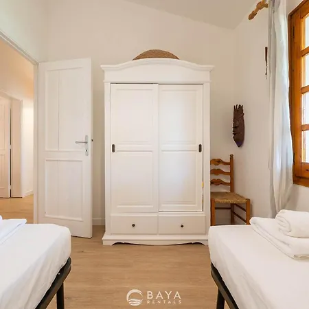 Atzeni - Terrace, Two Patios & Lush Garden Villa